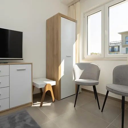 Urokliwy Z Parkingiem By Renters 미엘노